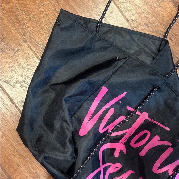 🎄 Christmas Sale 🎄 Spacious Victoria's Secret Black Tote with Pink Logo - Picture 6 of 8
